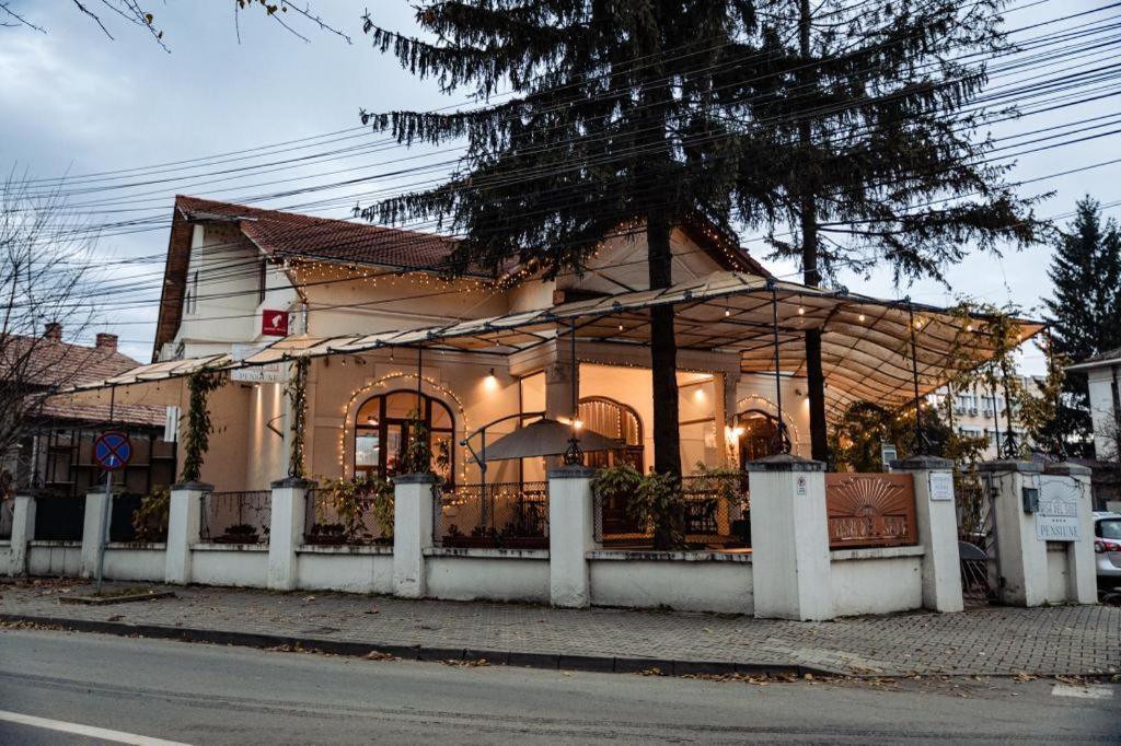 Hotel Casa Del Sole Alba Iulia Esterno foto